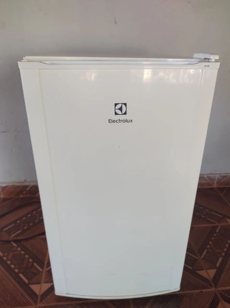 Vendo frigobar Electrolux 122 LTS 