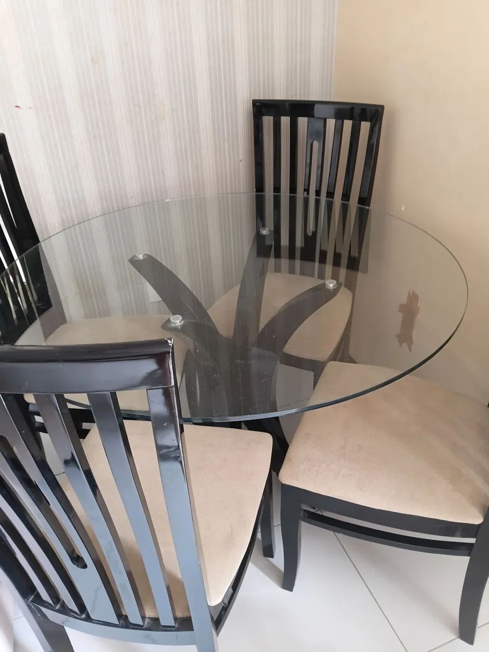 Mesa de jantar com 4 cadeiras  - Foto 2