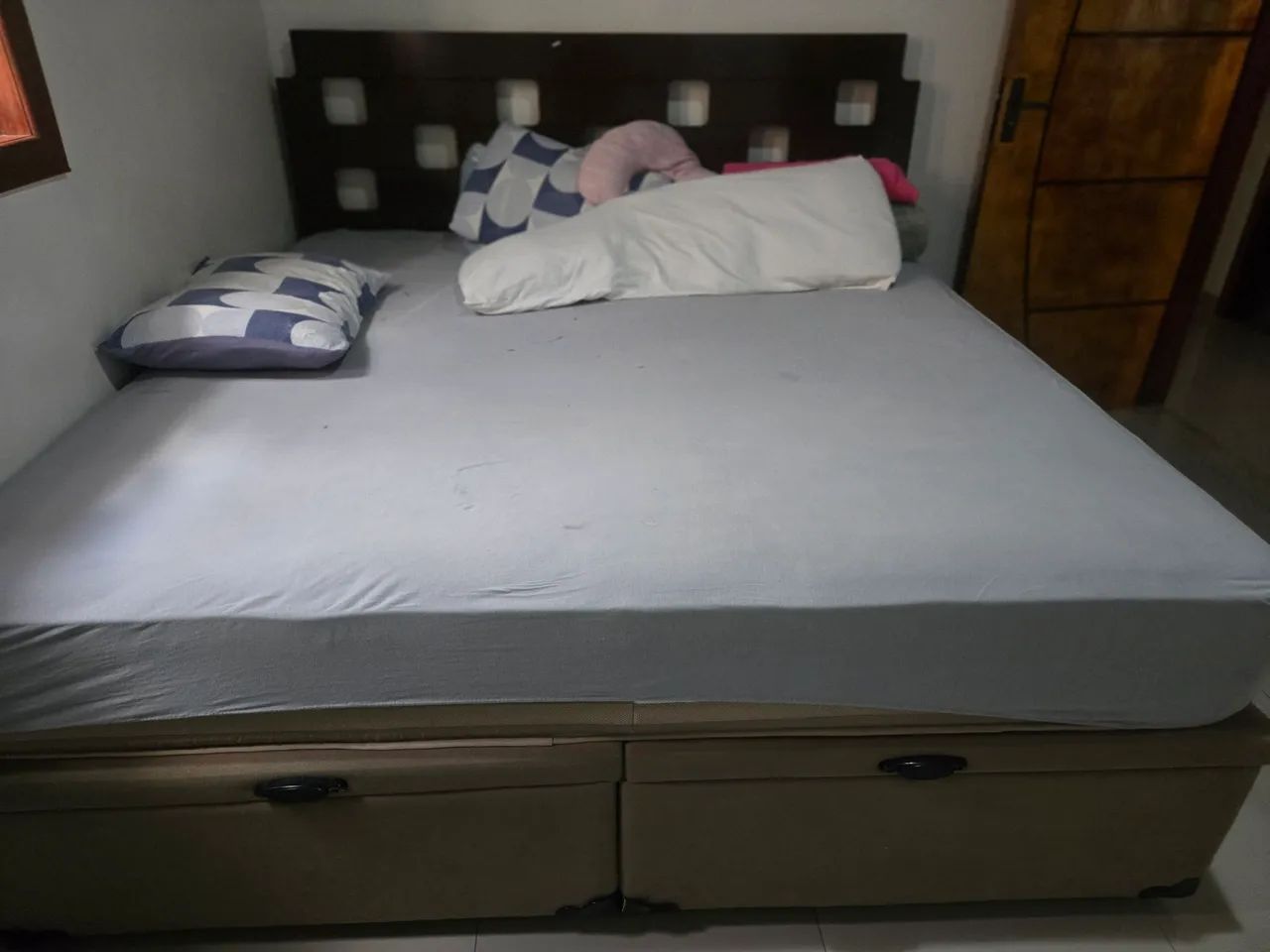 Cama super King com cabeceira e baú - Foto 3