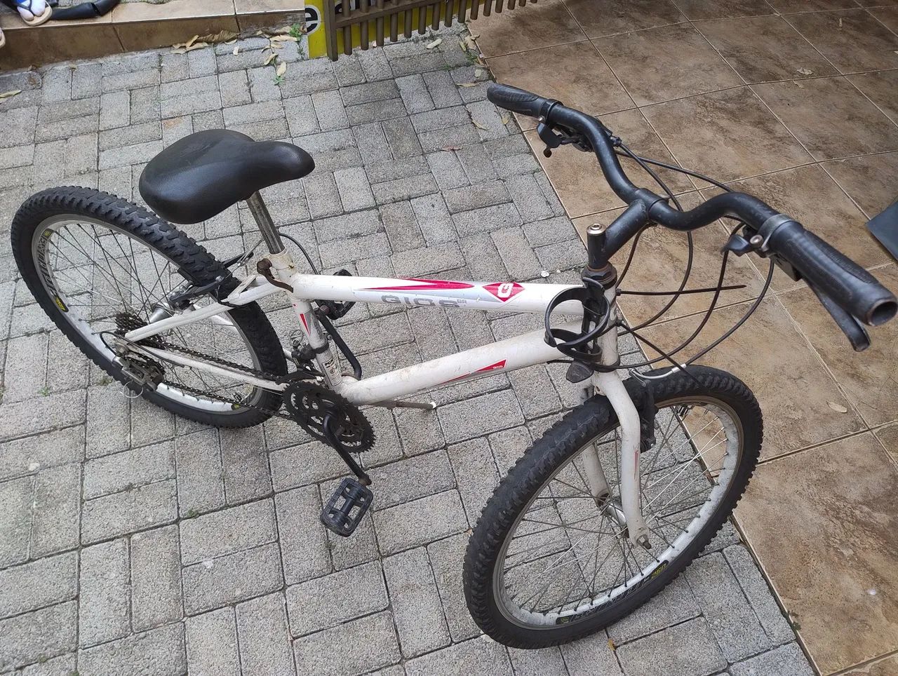 Vendo bike aro 24 com câmbio 7 marhas usada - Foto 2