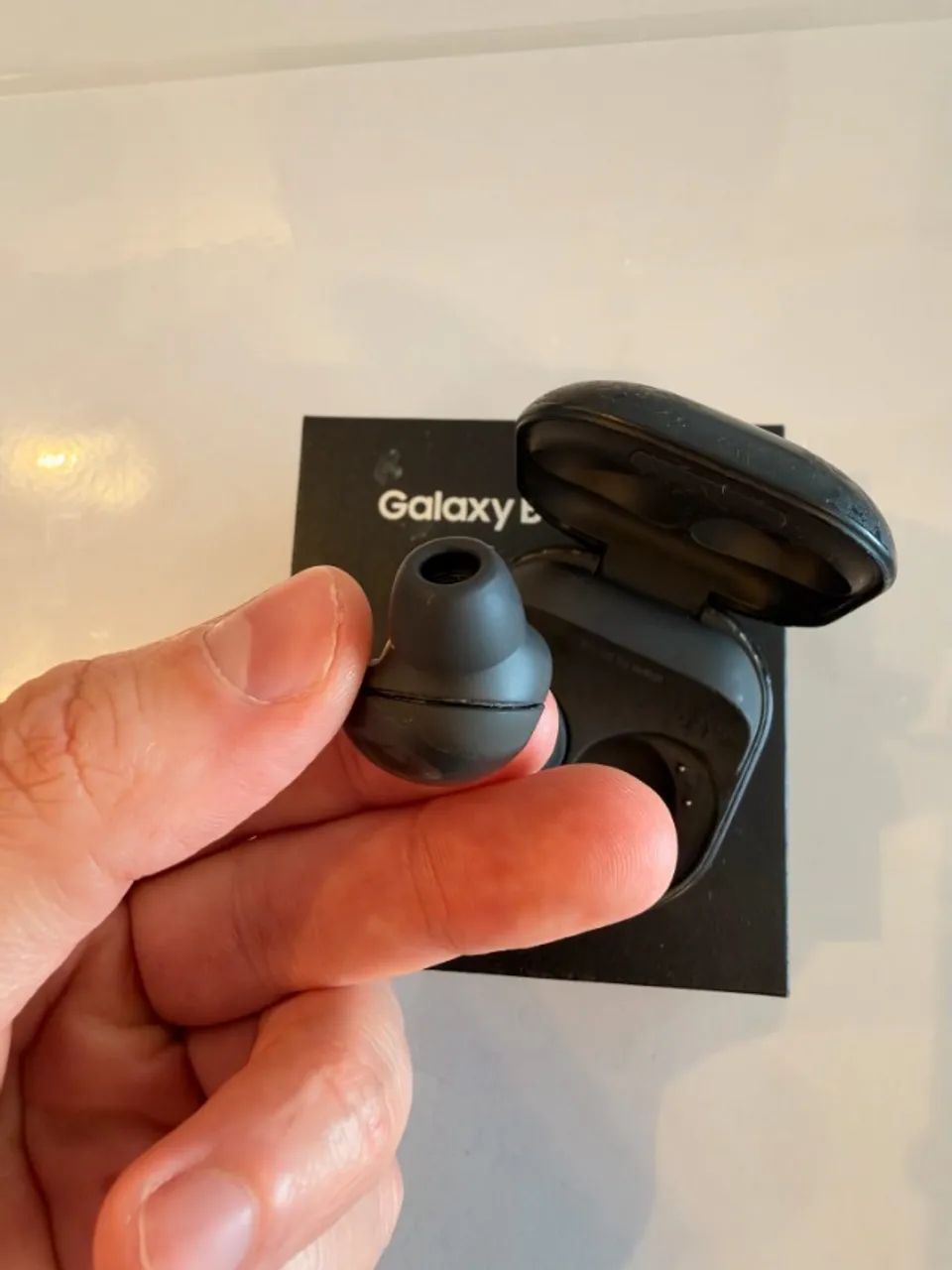 Galaxy Buds2 Pro Grafite - Funcionando, carcaça com avaria - Foto 2