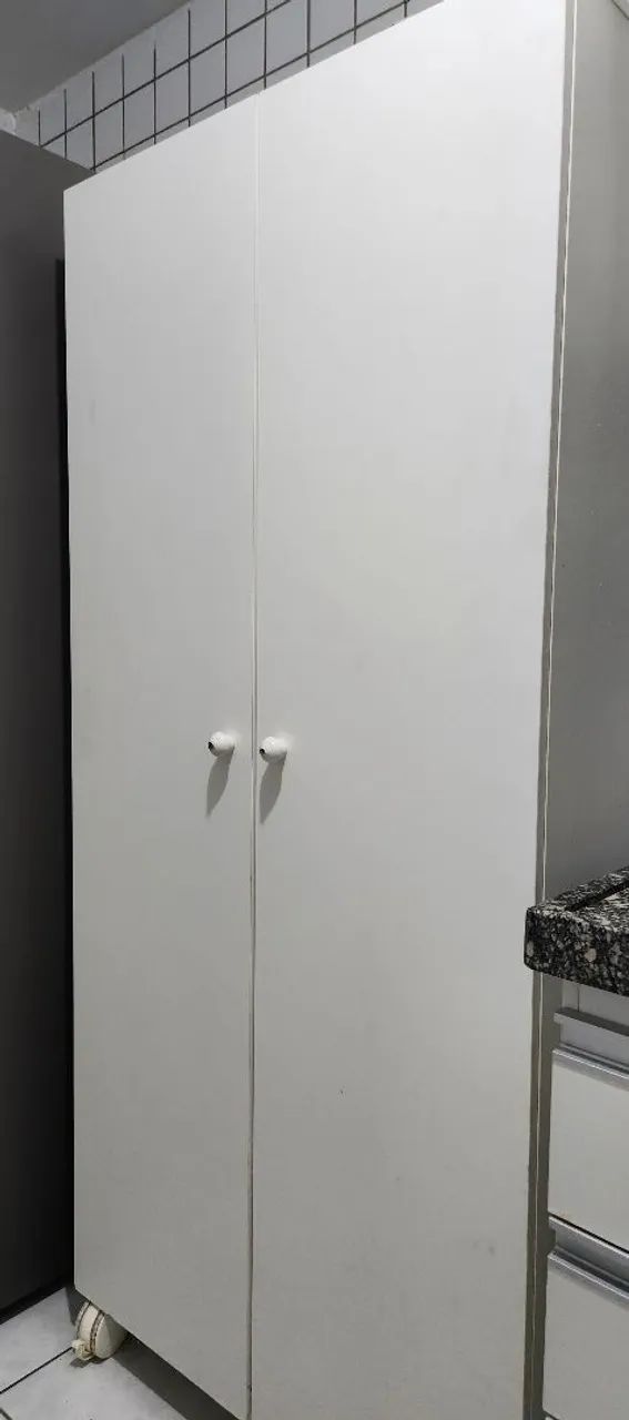 Vende-se armário multiuso