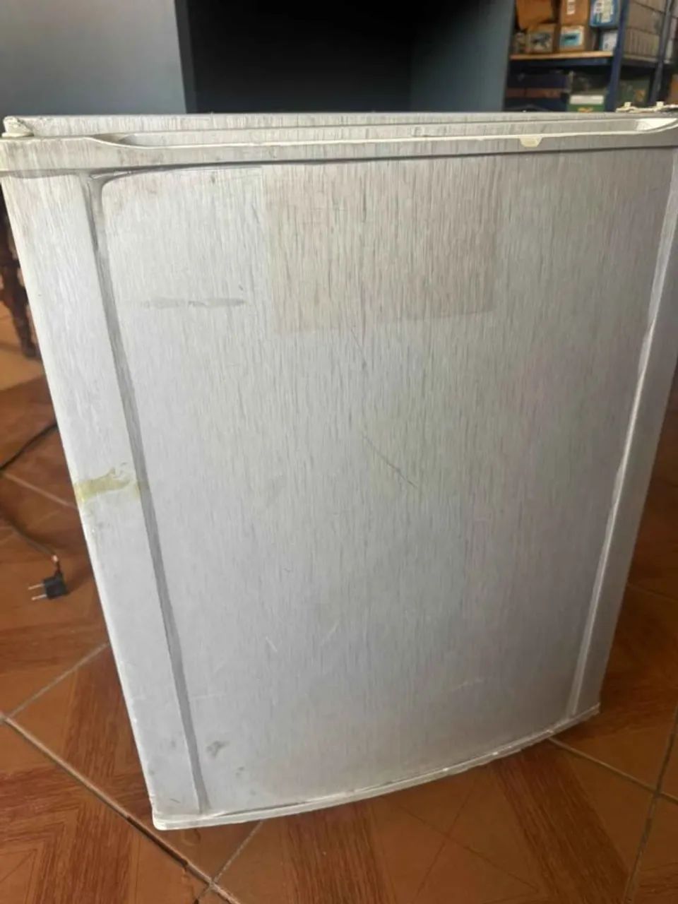 Frigobar 79 Litros - Electrolux - Usado - Foto 2