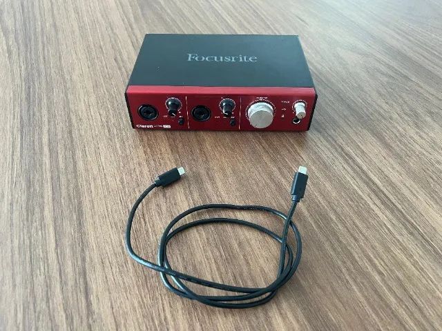 Interface de Áudio Focusrite Clarret 2 Pre Usb com circuito analógico (Top de linha) - Foto 3
