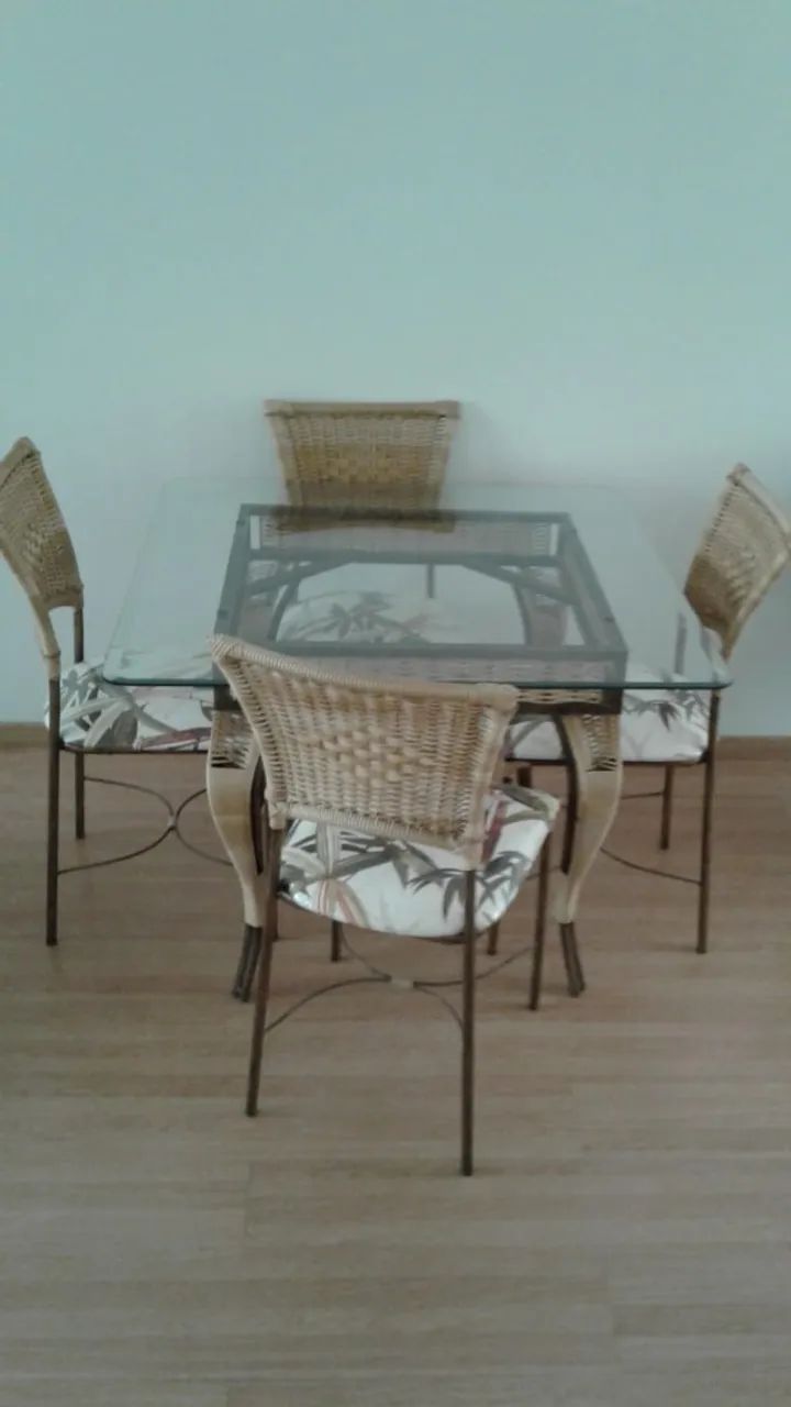 Mesa 4 lugares, tampo de vidro. Novissima  - Foto 2