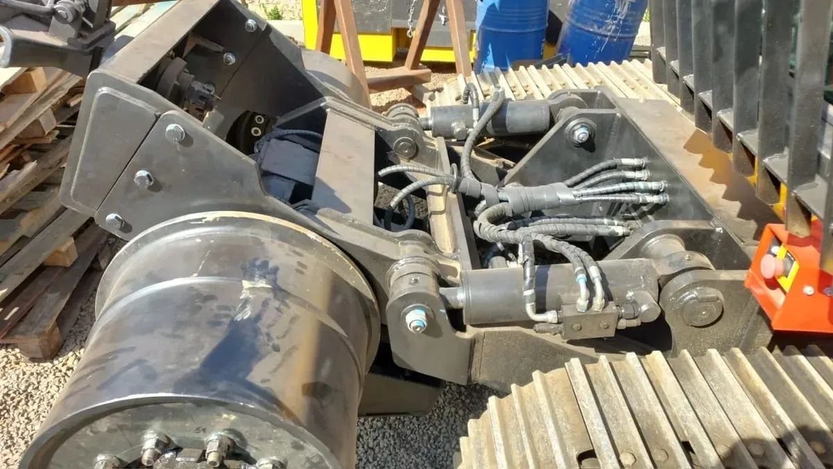 Escavadeira JCB JS130lc - Foto 5