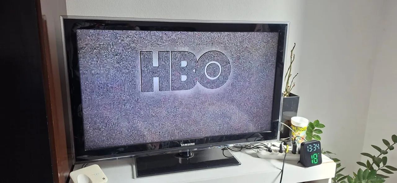 TV SAMSUNG 43 POLEGADAS NÃO É SMART MAS VENDO JUNTO GOOGLE CHROMECAST  - Foto 4