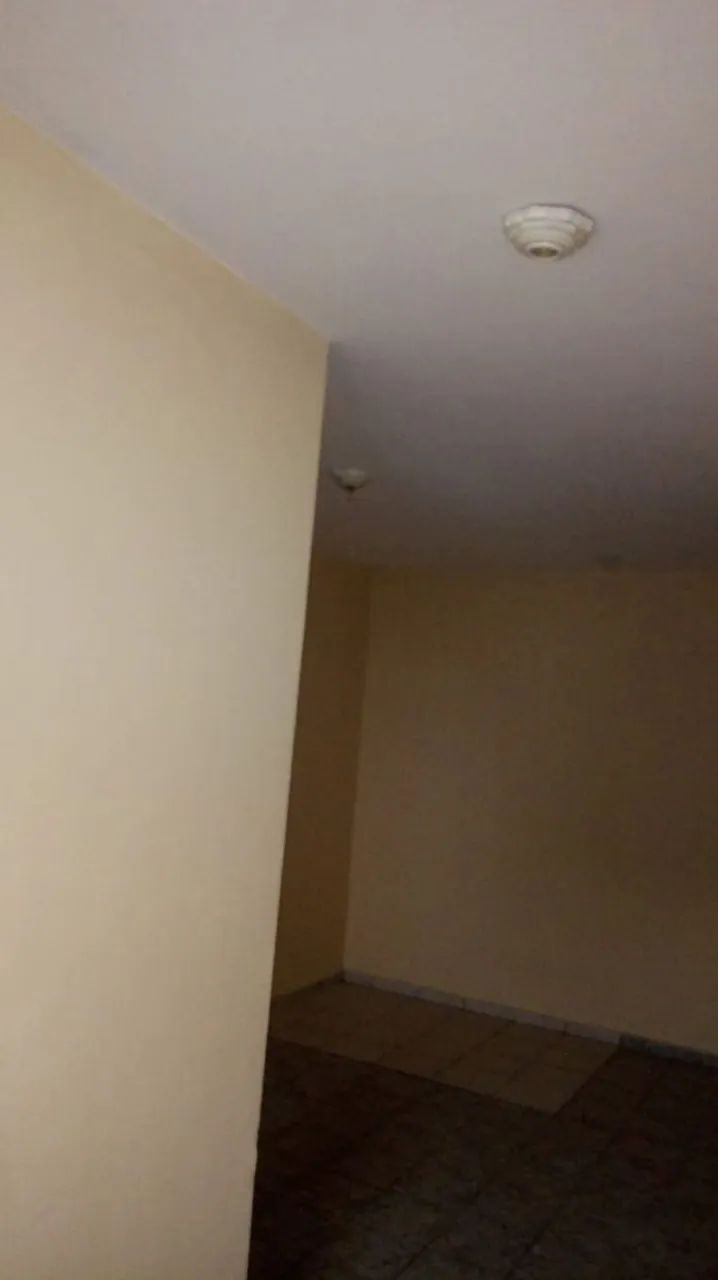 Alugo casa 2 cômodos - Foto 4