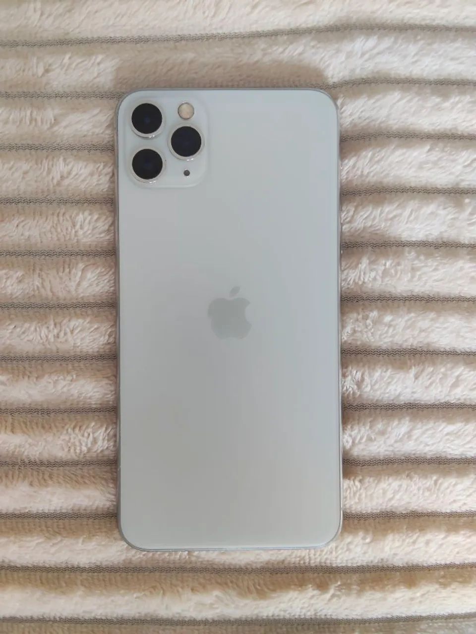 iPhone 11 Pro Max 64 GB branco - Foto 2