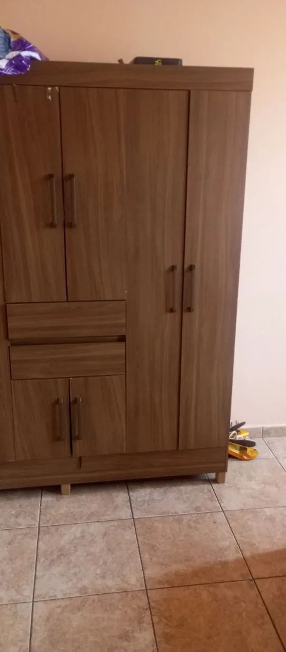Vender guarda roupa e cadeira  - Foto 2