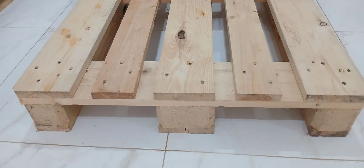 Palets para uso estrutural de móveis,  sofá, cama , etc - Foto 2