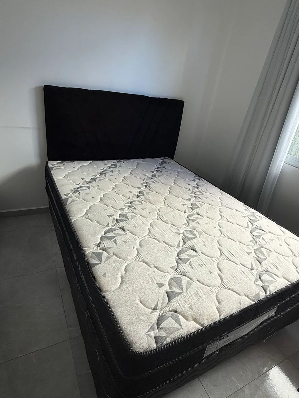 Cama Box Casal Ortobom + Cabeceira Estofada Preta | Excelente Estado - Foto 3