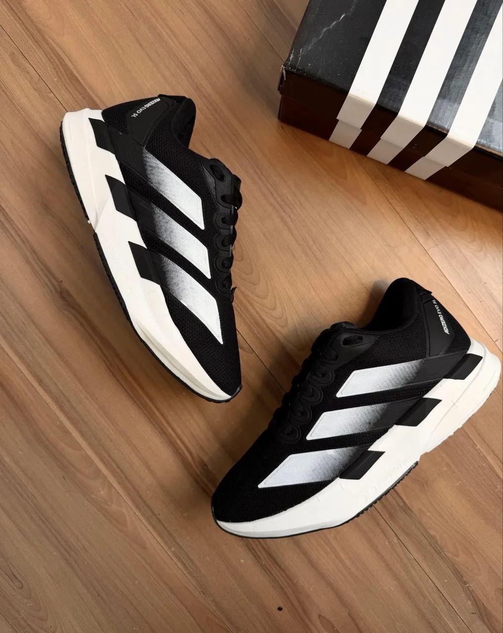 Tênis Adidas