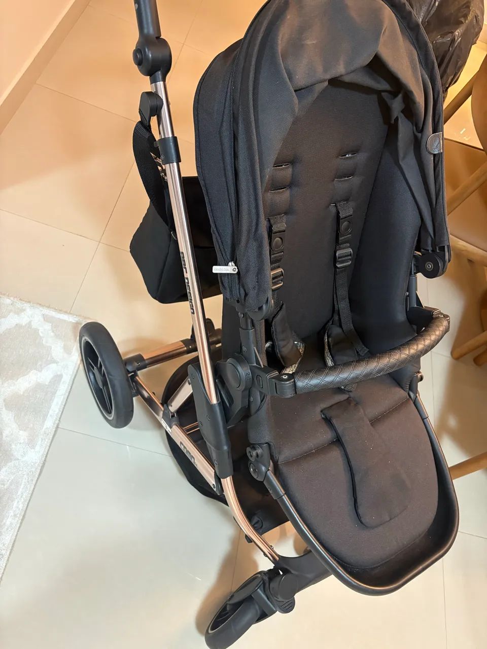 Carrinho de bebê com Moisés e bebê conforto  - Foto 2