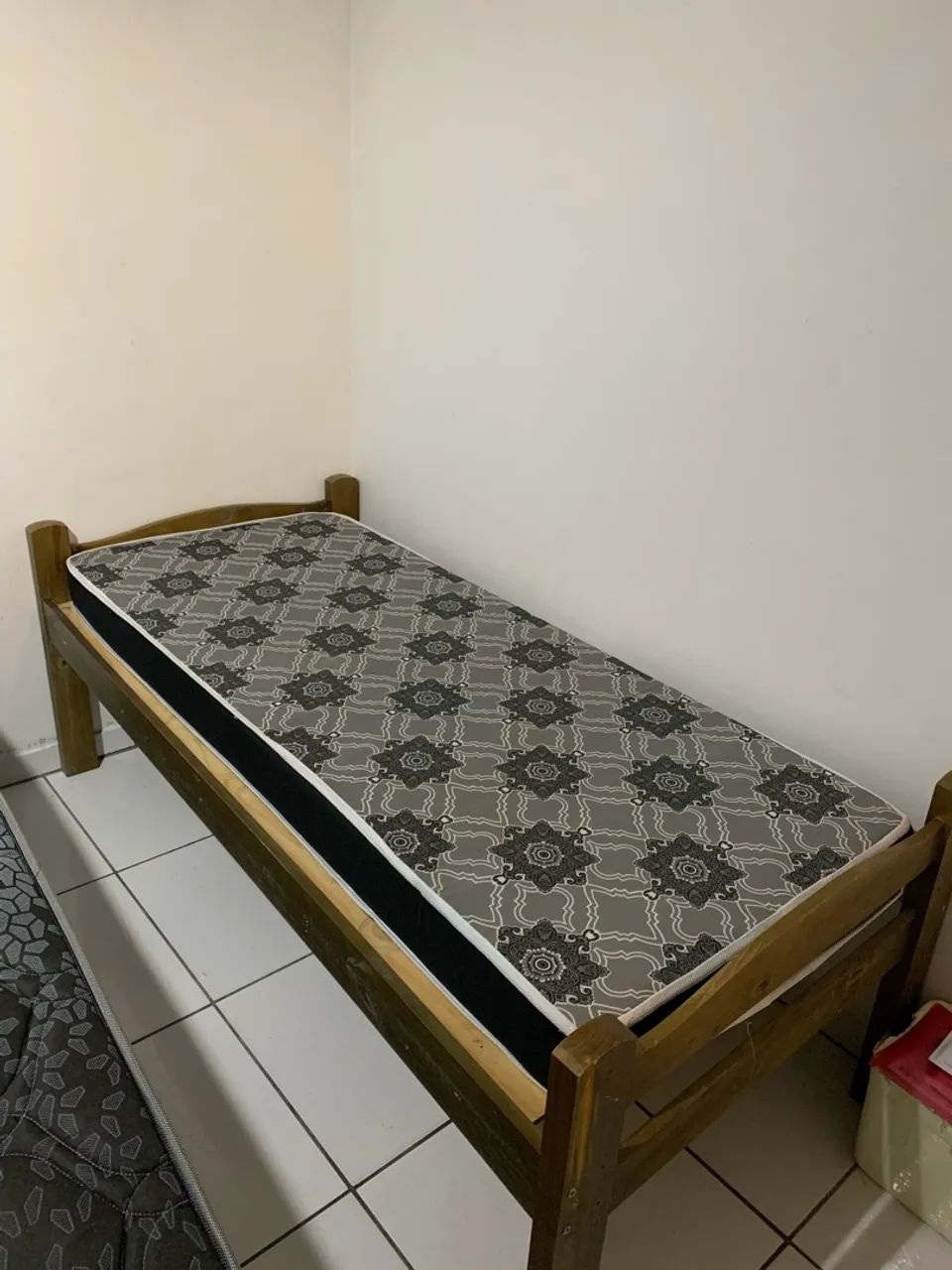 Cama e colchão de solteiro  - Foto 3