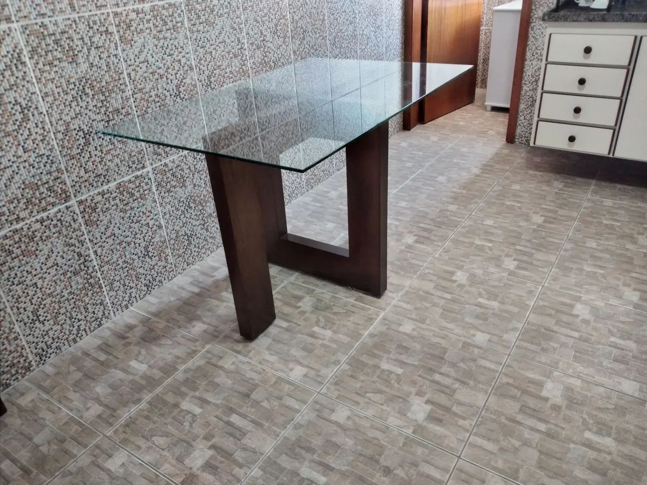 Mesa de janta de vidro grosso  - Foto 5