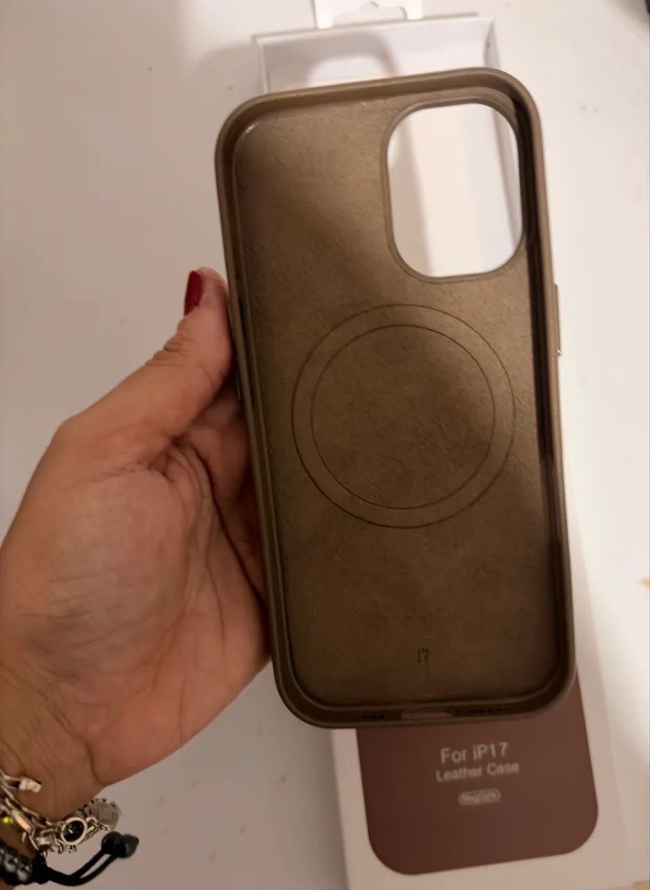 Case Magsafe de Couro Para Internet 17 Nunca usada  - Foto 3