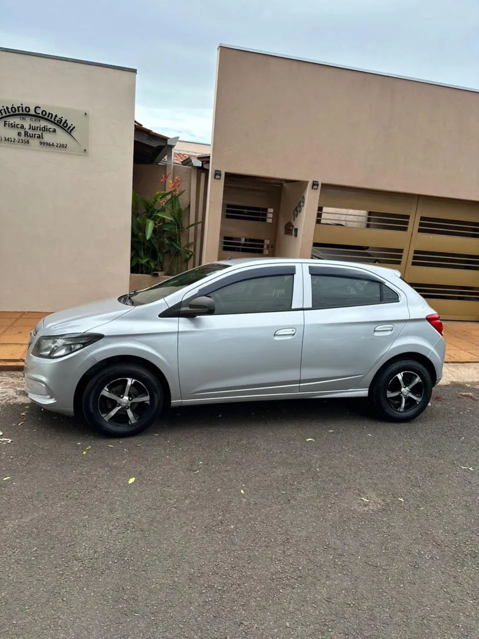 Chevrolet Onix Hatch LT 1.0 8V Flex Power Mec. 4P 2016 - Foto 5