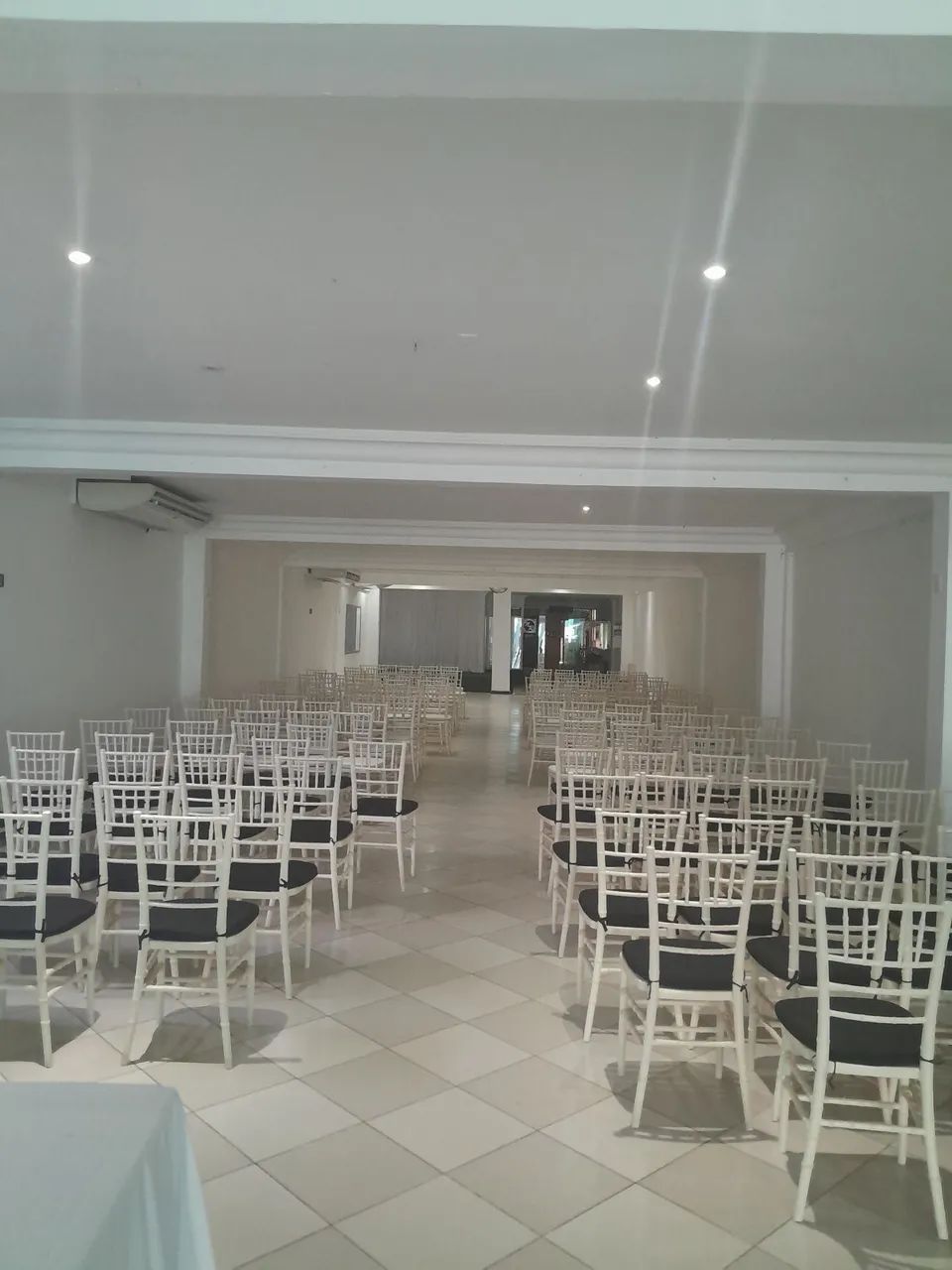 Cadeiras Tifany para eventos  - Foto 2