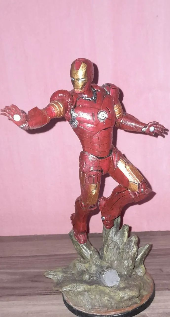 Boneco homem de ferro em impressão 3D