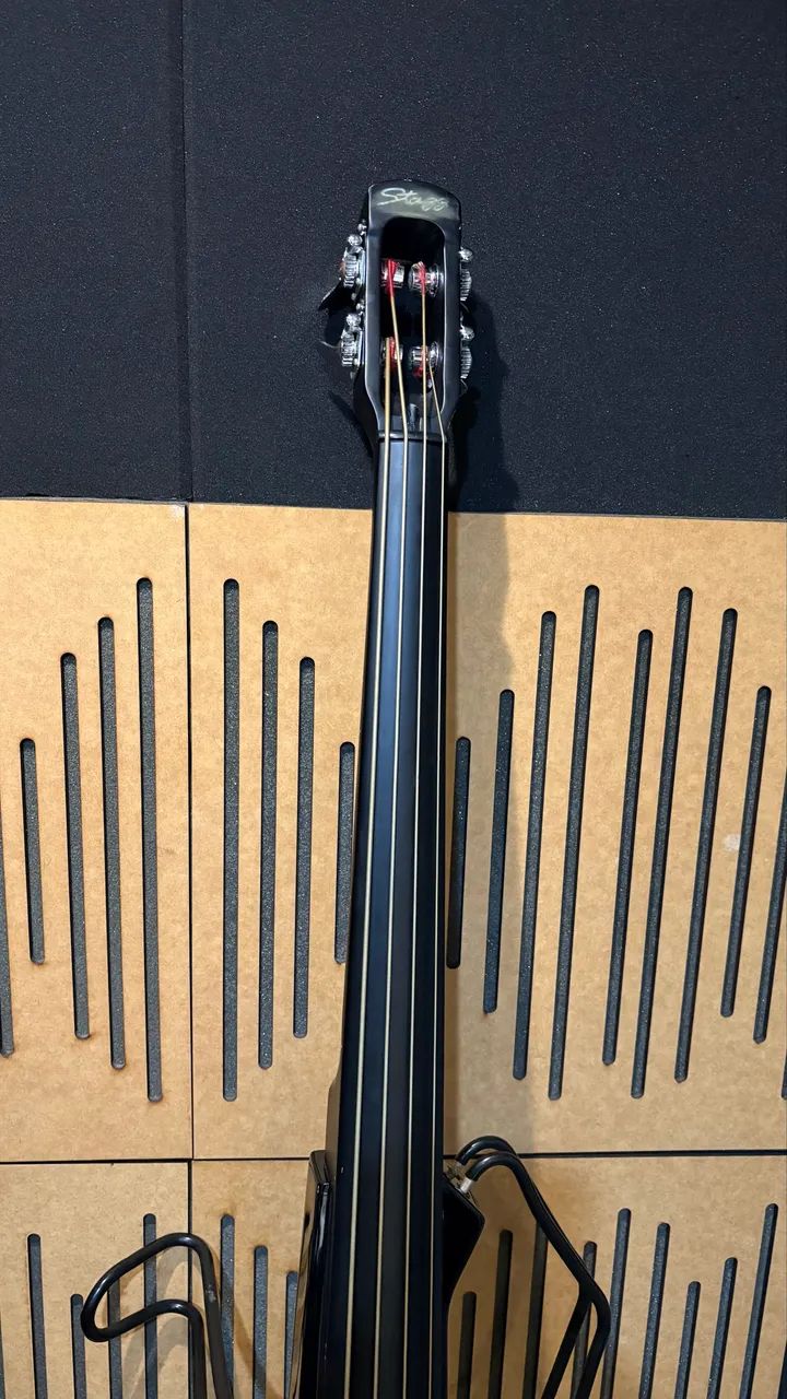 Baixo vertical Stagg