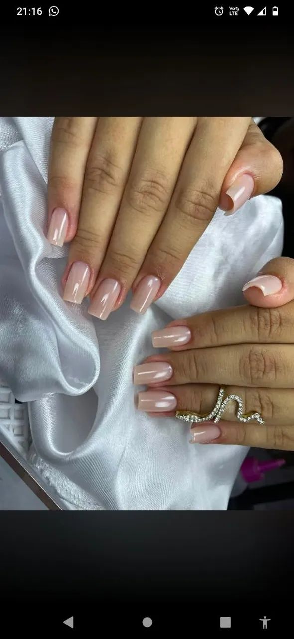 Manicure simples e unhas em gel ..