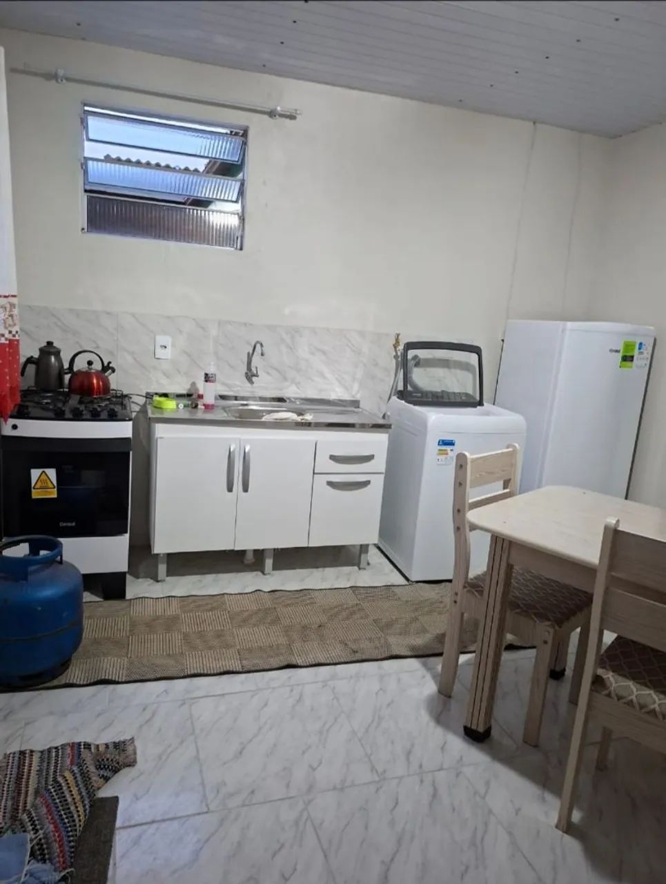 Alugo casa mobiliada na Costeira do Pirajubaé  - Foto 3