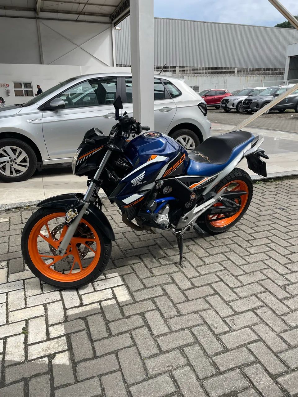TWISTER CB250F Special Edition