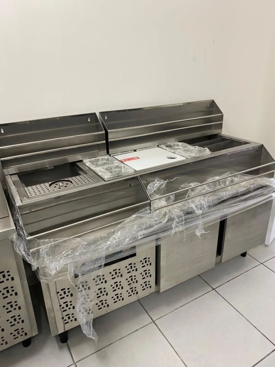 Estação de Bar com Refrigerador