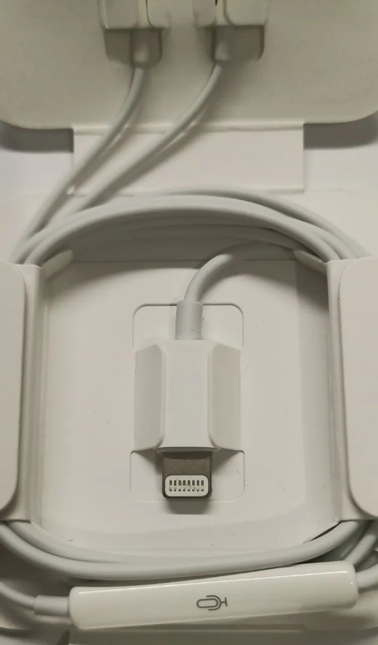 EARPODS (CONECTOR LIGHTNING APPLE) NOVO - NUNCA USADO - Foto 5