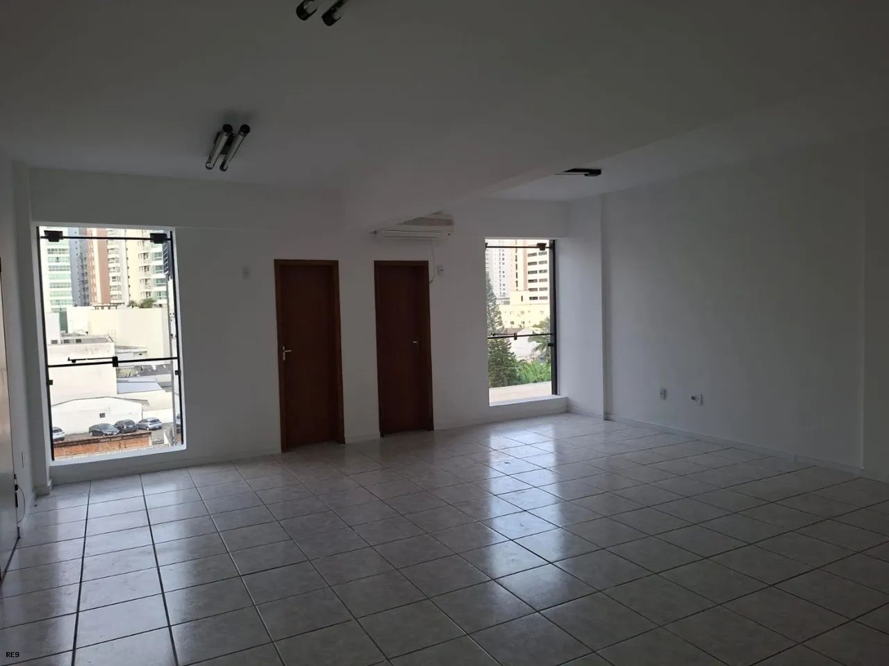 Sala Comercial para Venda em Itajaí, Centro, 2 banheiros - Foto 3