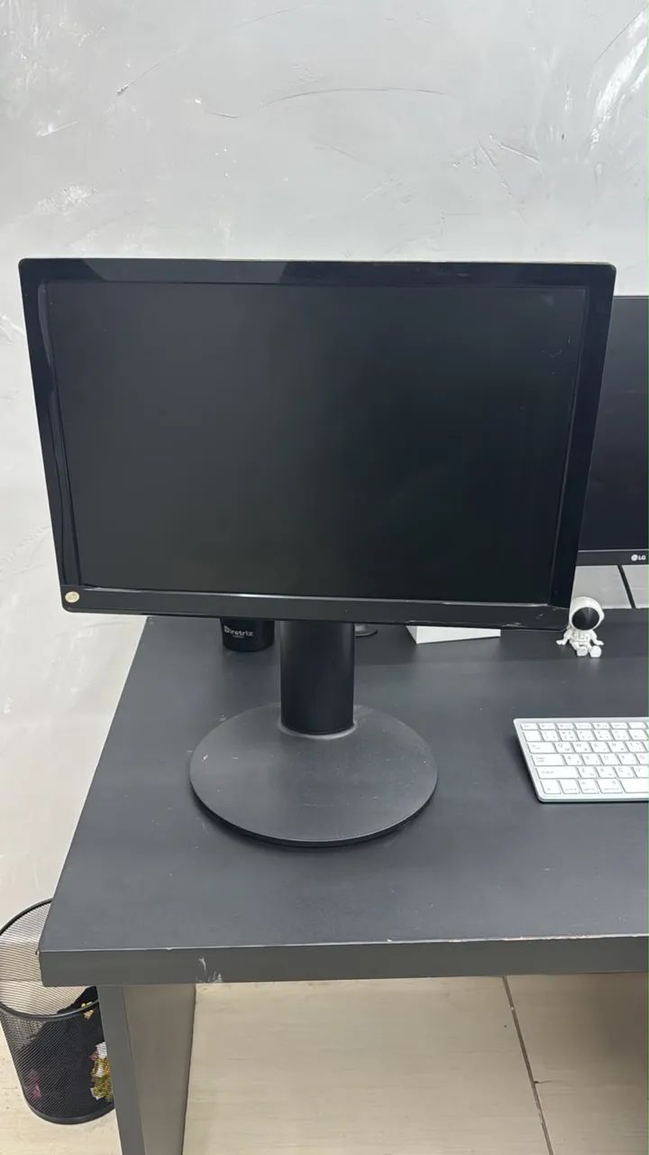 Monitor! Uso vertical e horizontal! Em ótimo estado