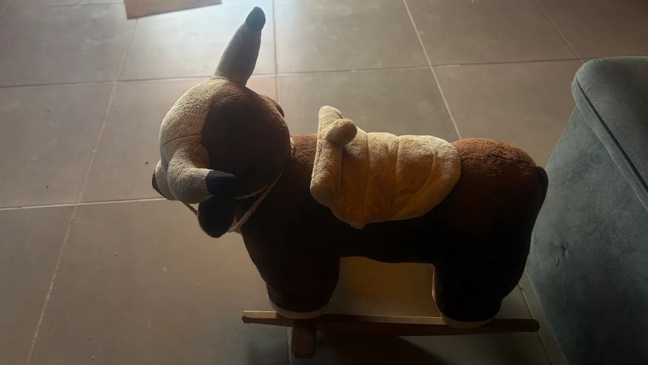 Boi de balanço em pelúcia 