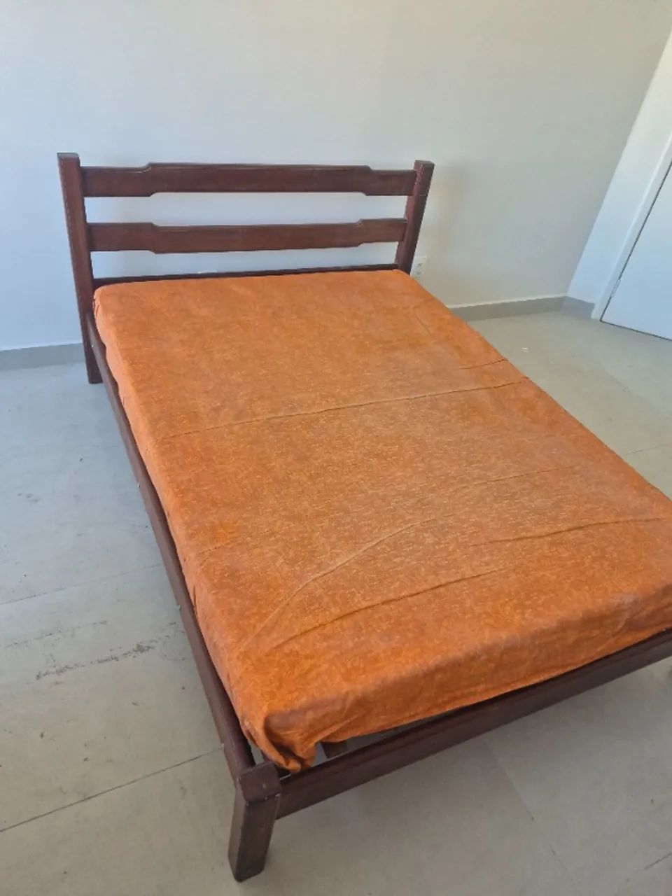 CAMA DE CASAL DE MADEIRA DE LEI  COM OU SEM COLCHAO   contato com Carlos * - Foto 2