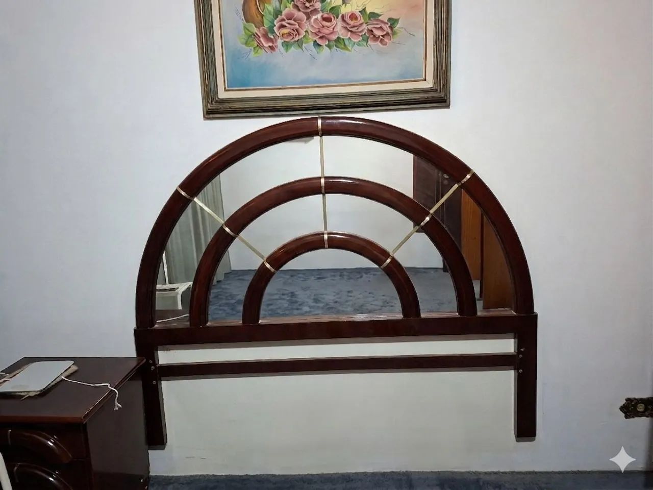 Cabeceira de cama casal e mesa de cabeceira