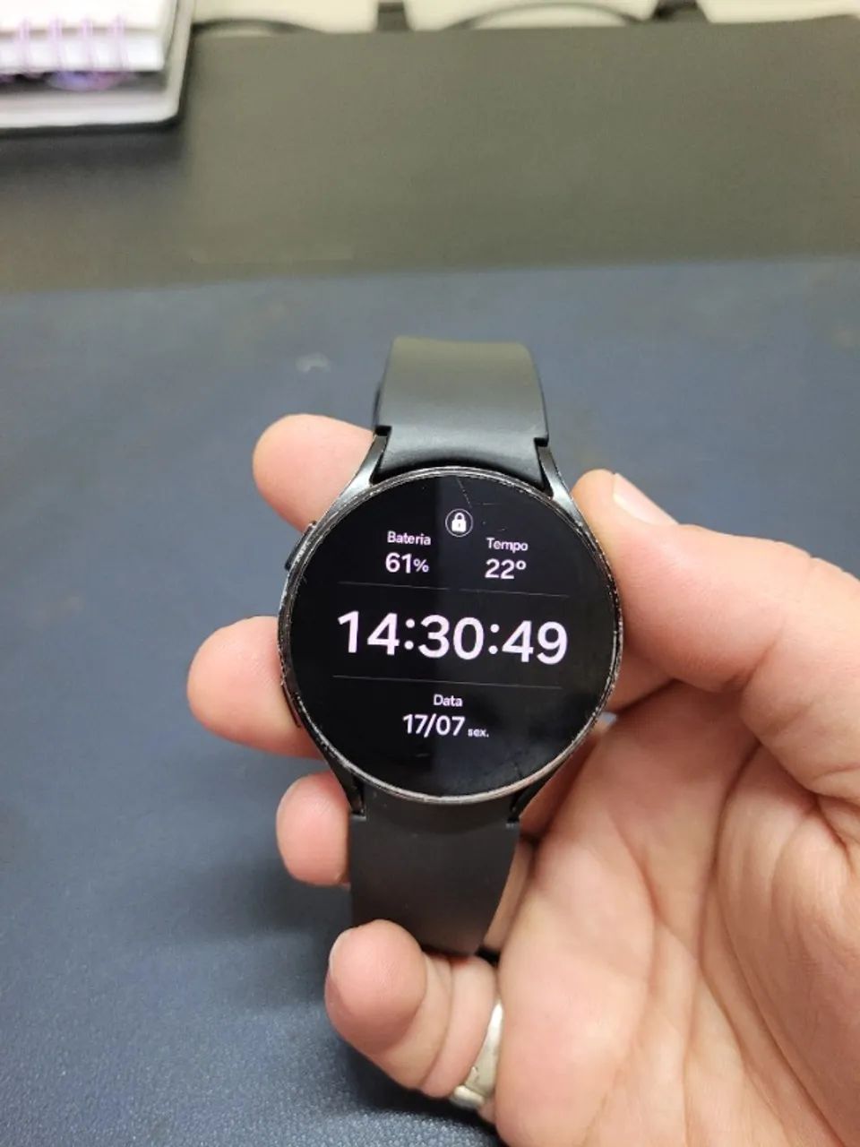 Smartwatch Samsung Galaxy Watch c/ Pulseira Original e Dock de Mesa