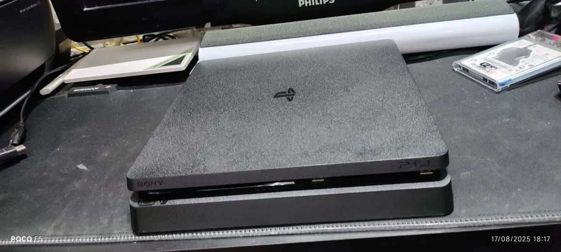 VENDO PS4 SLIM 1 TB - Foto 2