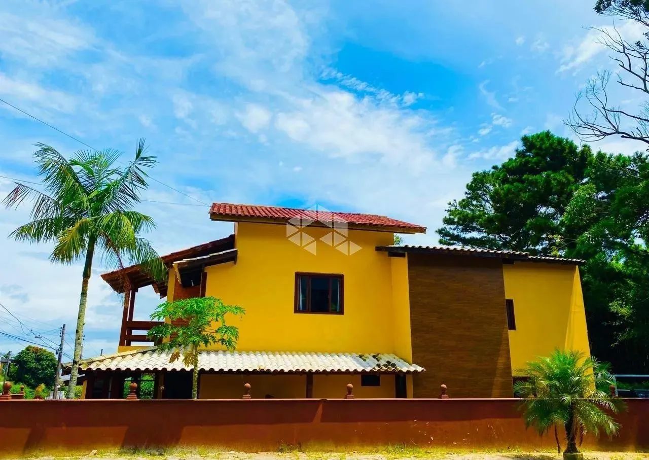 Casa à Venda na Praia de Ribeirão da Ilha, em Florianópolis, com 257m² - Foto 2