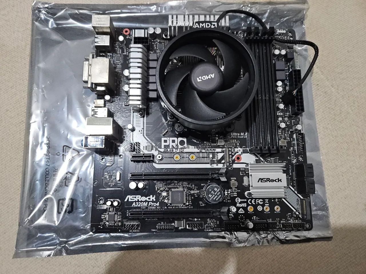 Vende-se Placa mãe +Processador +Memória. 