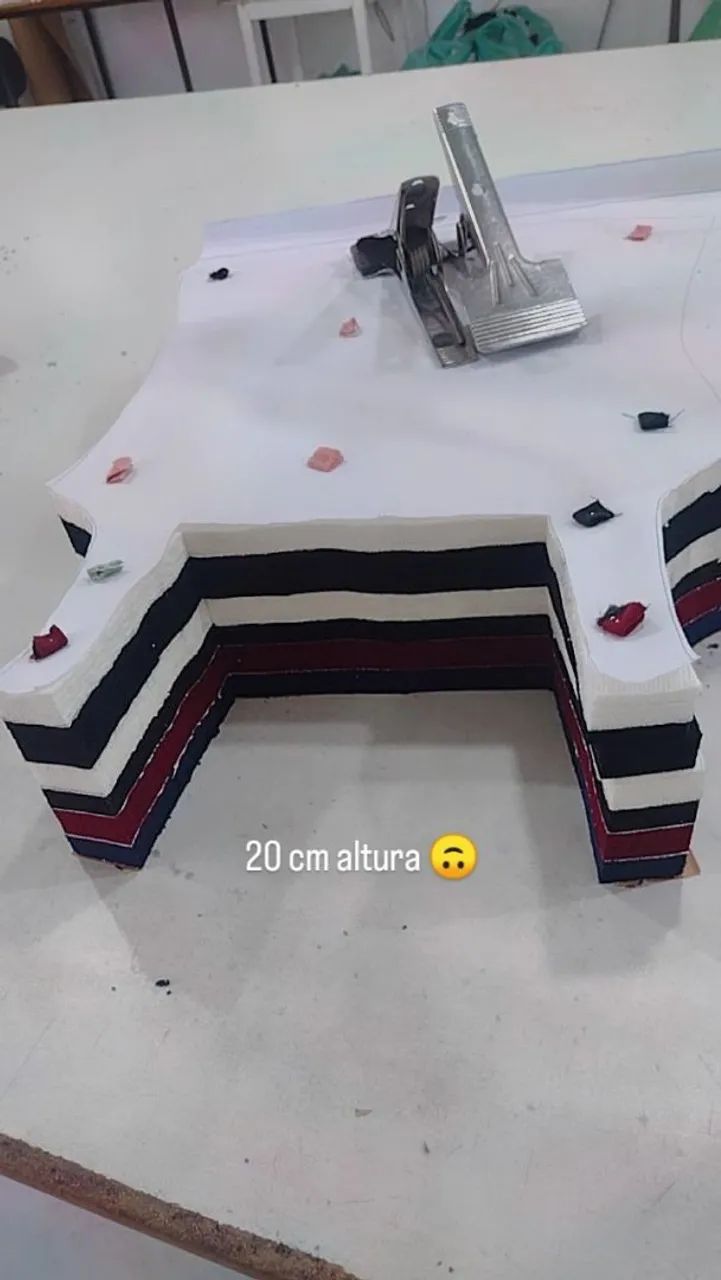 CORTADOE DE ROUPAS. - Foto 2