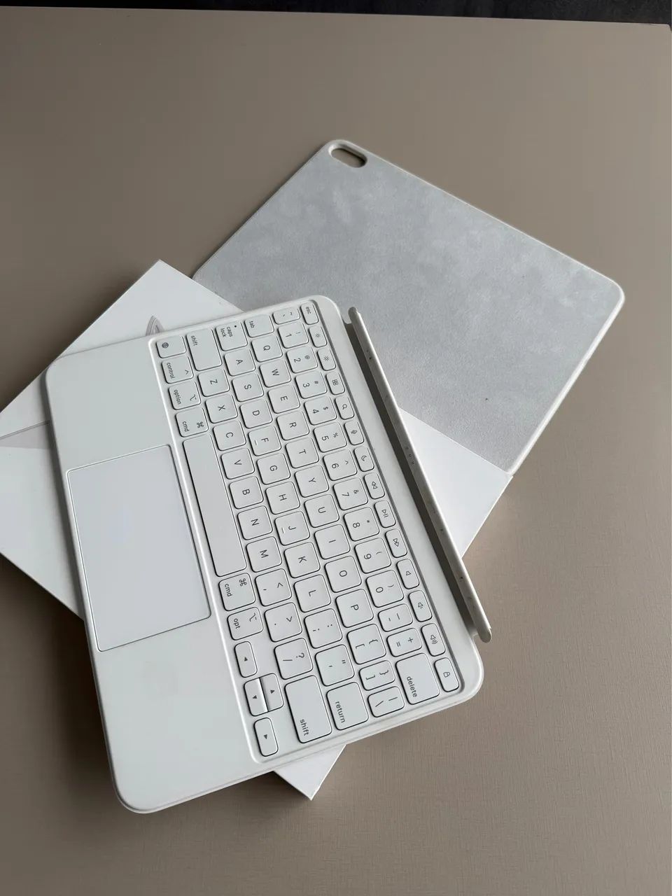 Magic Keyboard Folio para iPad (10ª geração) - Foto 2