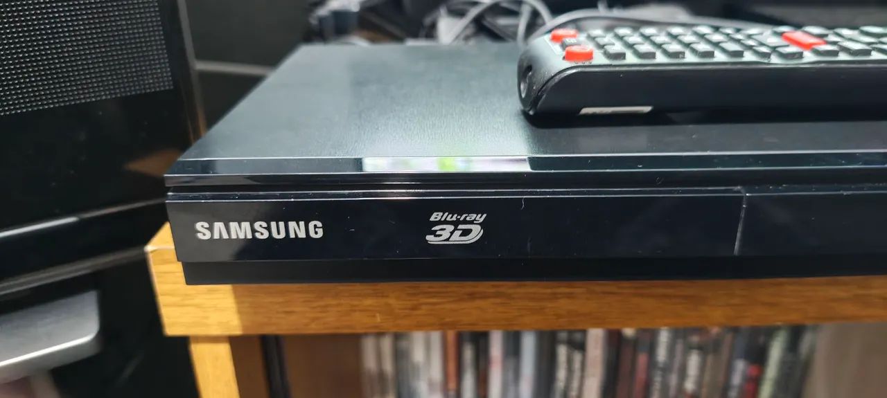 Blu-ray 3D Samsung BD-E5500 mais 2 filmes grátis - Foto 4