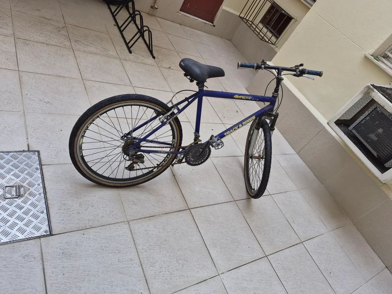 Bicicleta aro 26 com 21 marchas - Foto 2