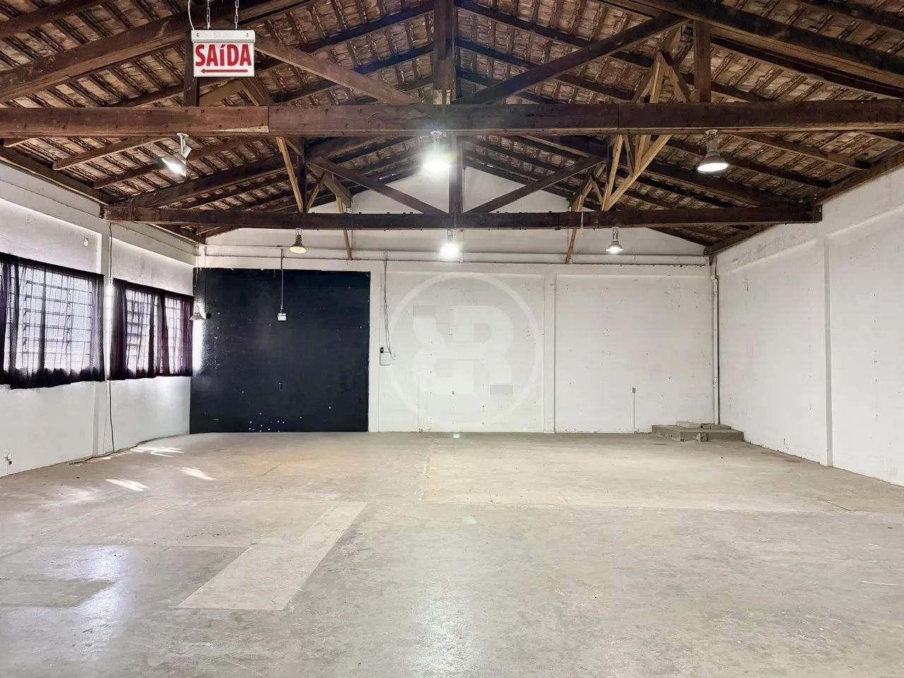Galpão Comercial com 198m², Escritórios e Área Logística, para Alugar Próximo ao Centro, n - Foto 3