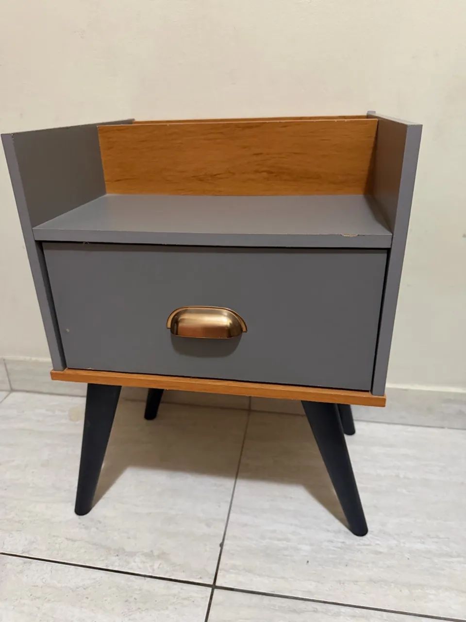 Mesa mesinha de cabeceira 