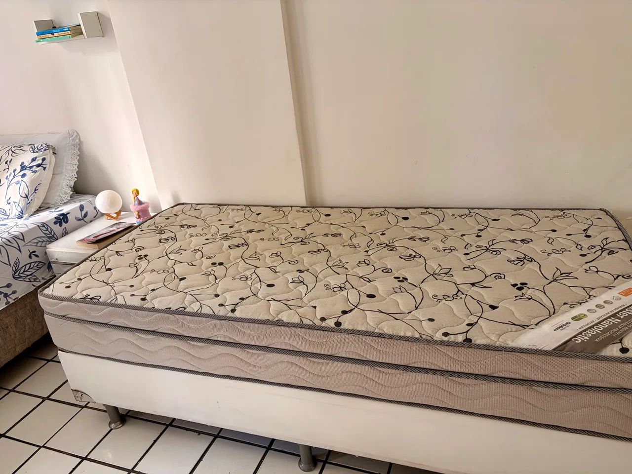 Conjunto colchão e base cama box solteiro 