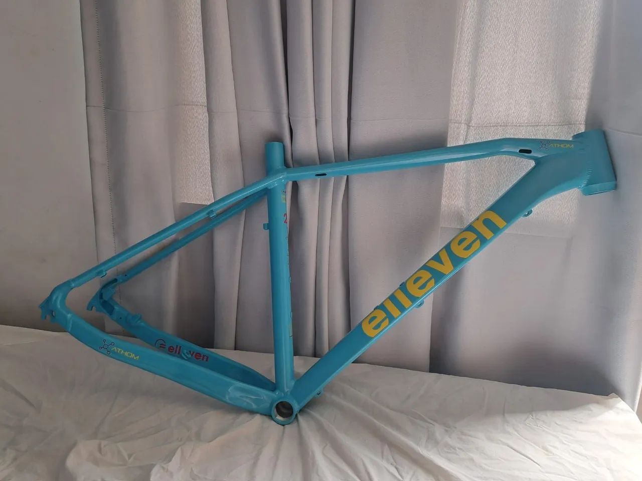 Quadro Elleven Athom 29