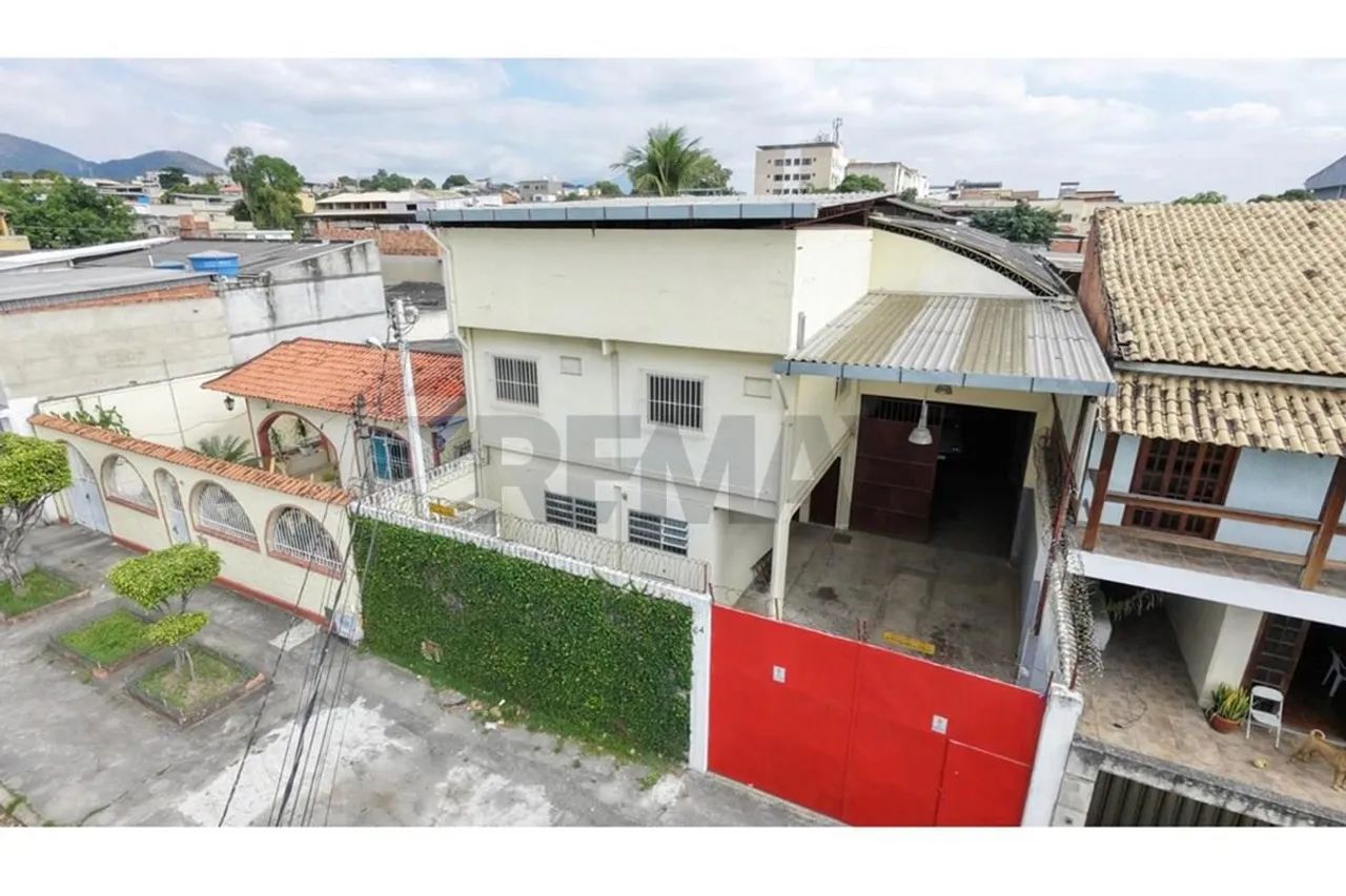Galpão Comercial á venda em Bento Ribeiro