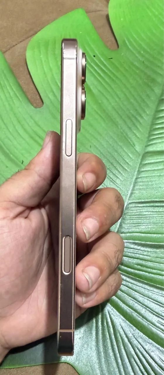iPhone 16 pro Max - Foto 3