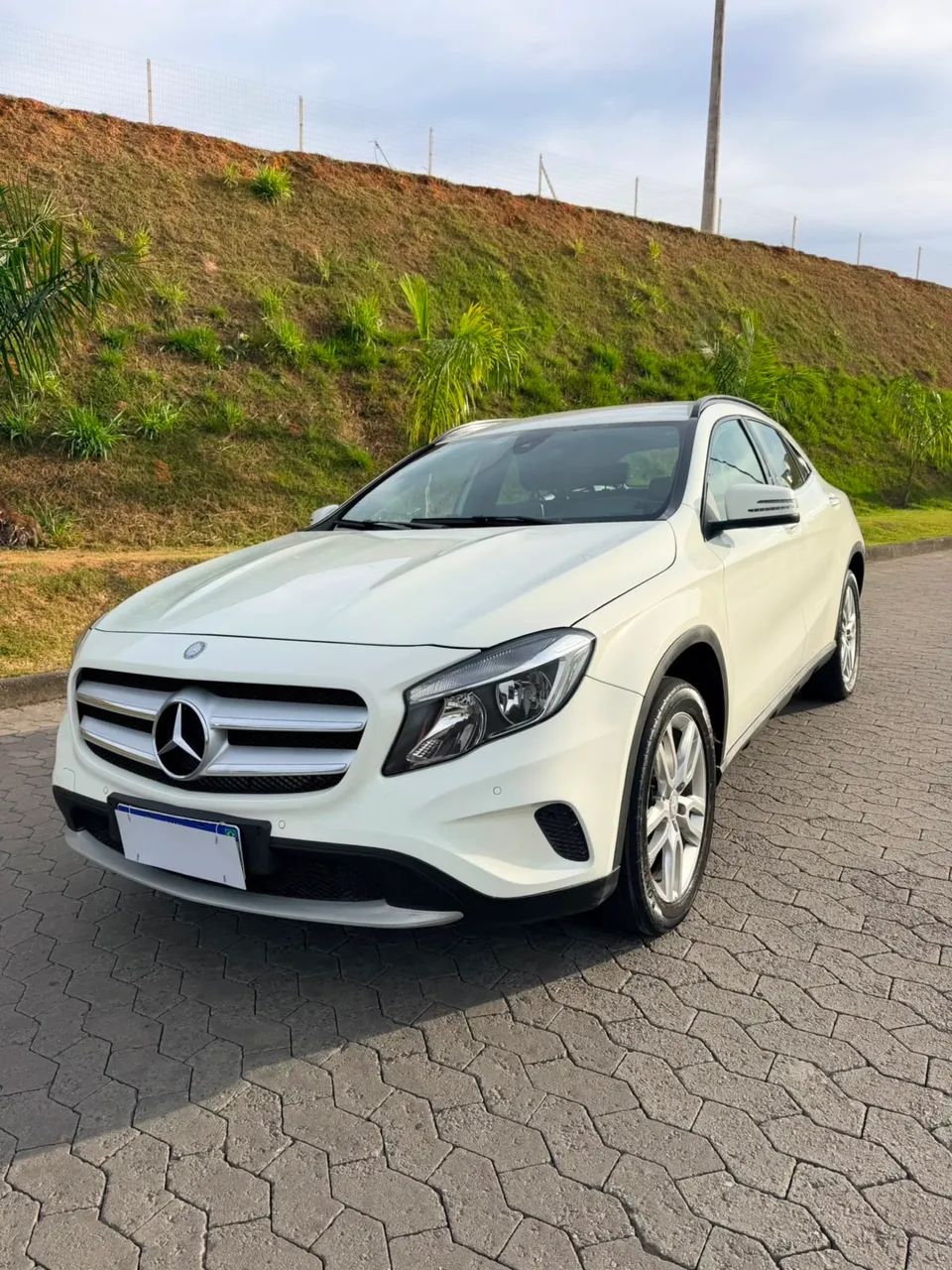 Mercedes-Benz GLA 200 Adv. 1.6/1.6 TB 16V Flex Aut. 2016
